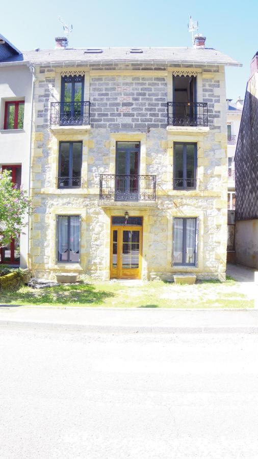 Au Pied De La Dordogne Apartamento La Bourboule Exterior foto